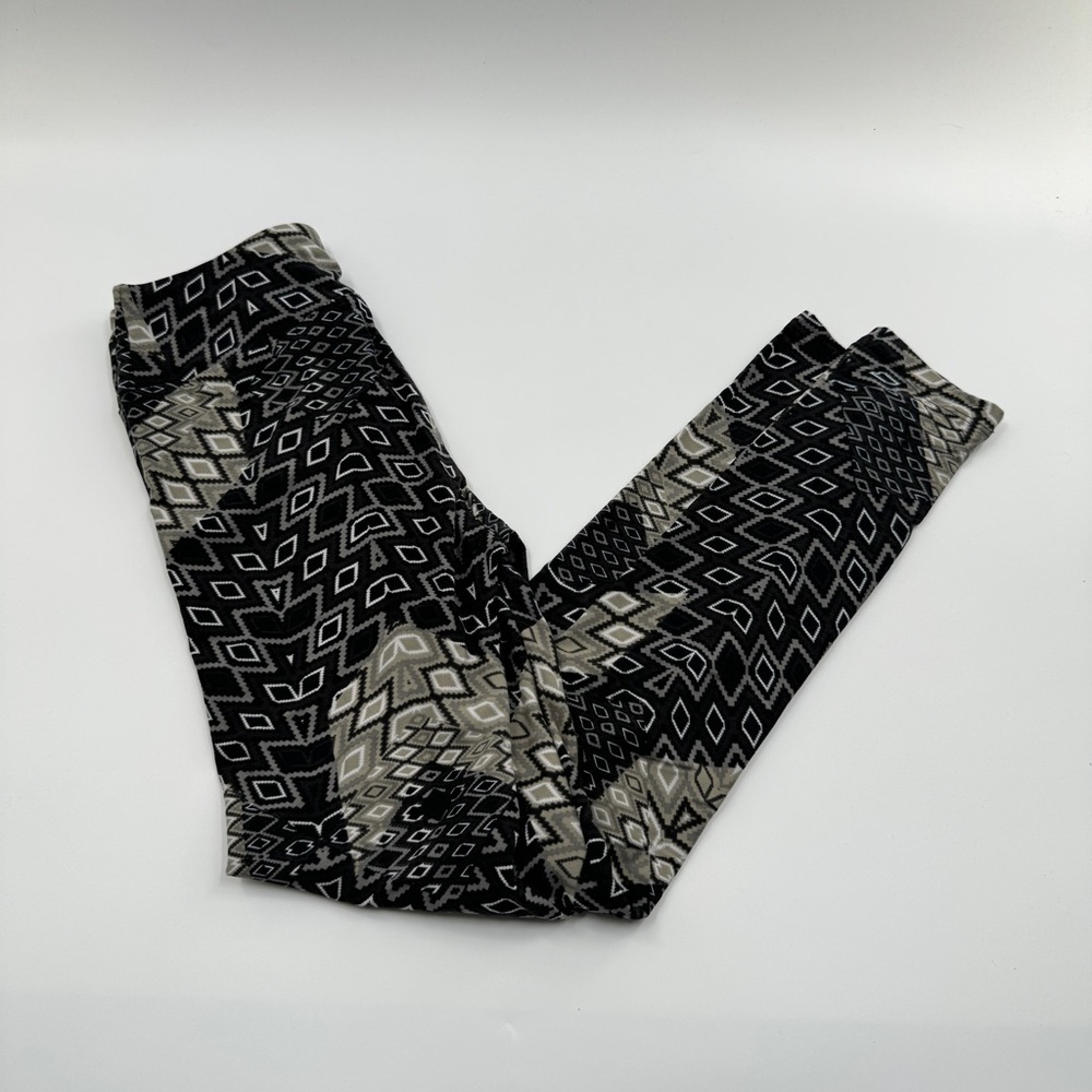 LuLaRoe One Size (OS) Leggings – Buttery Soft Stretchy Printed Leggings